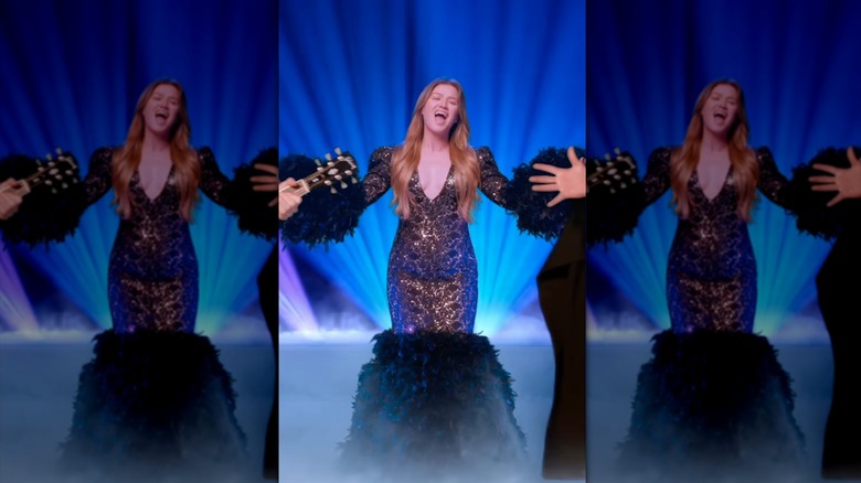 Kelly Clarkson wearing a dramatic mermaid gown on "The Voice"