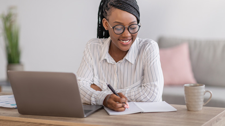 Woman wearing glasses