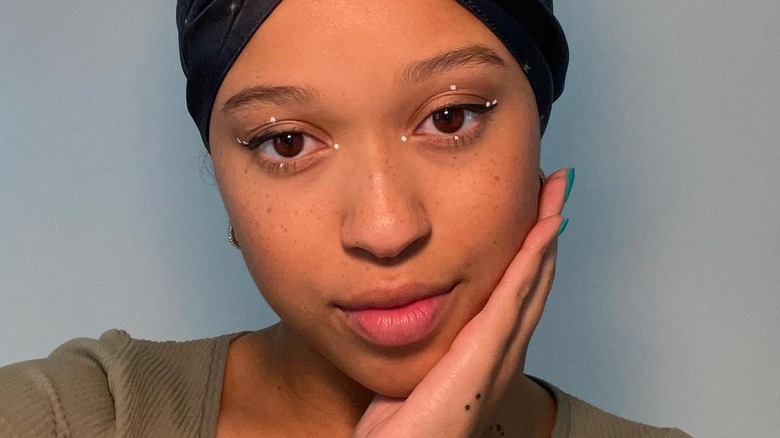 woman wearing knot dot variation