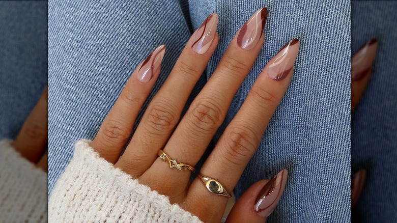 iced coffee nails with cinnamon roll vibe