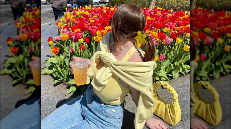 Yellow top and accessories