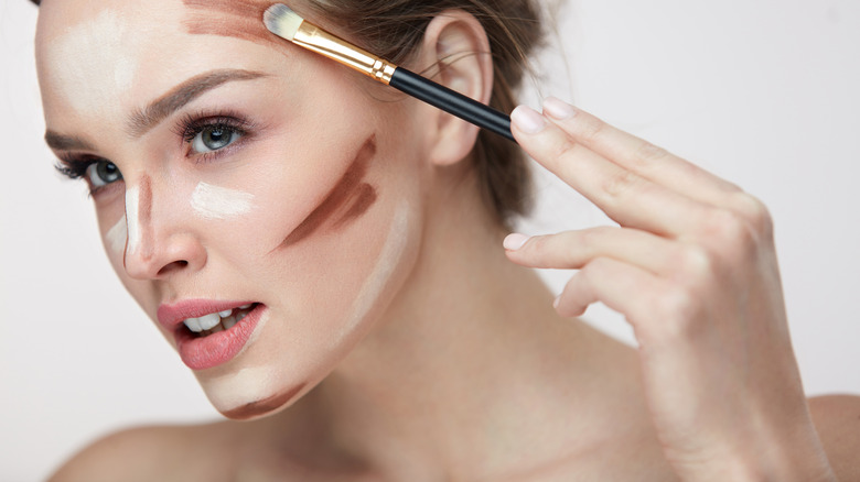 Cream highlighter and contour