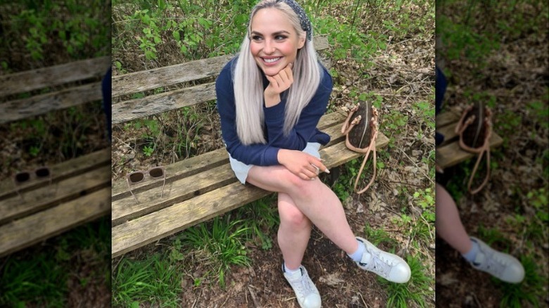 Woman wearing a headband