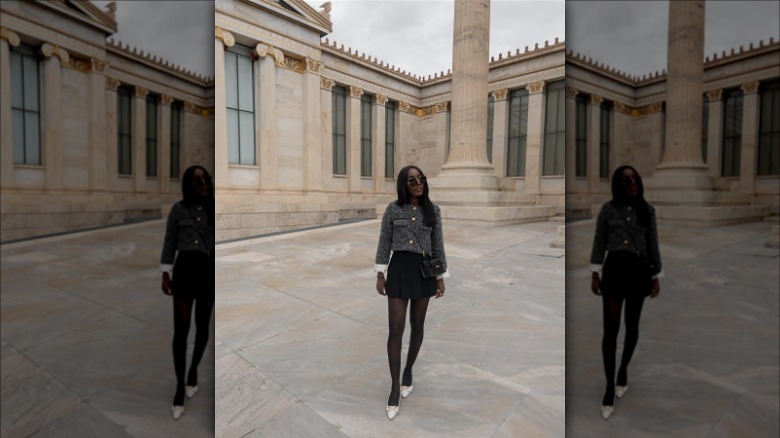 woman wearing black skort