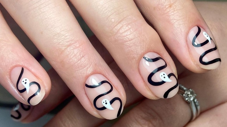 Clear coat nails with swirls