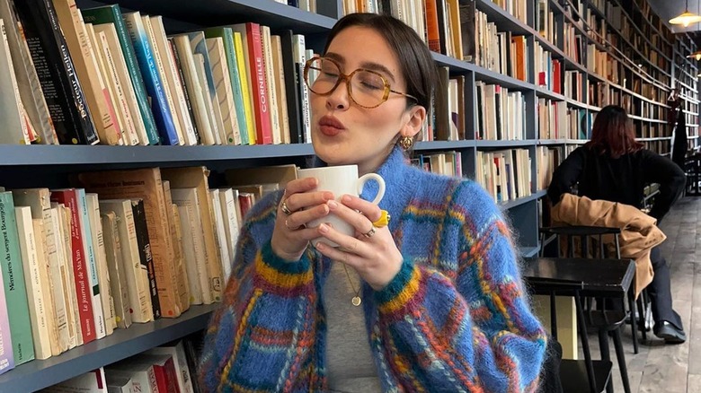 woman with glasses and neutral eyeshadow