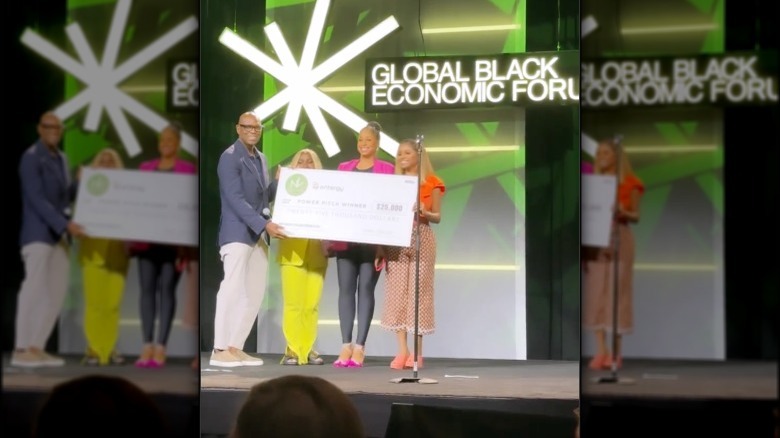 Luna Magic Makeup owners receiving $25,000 check