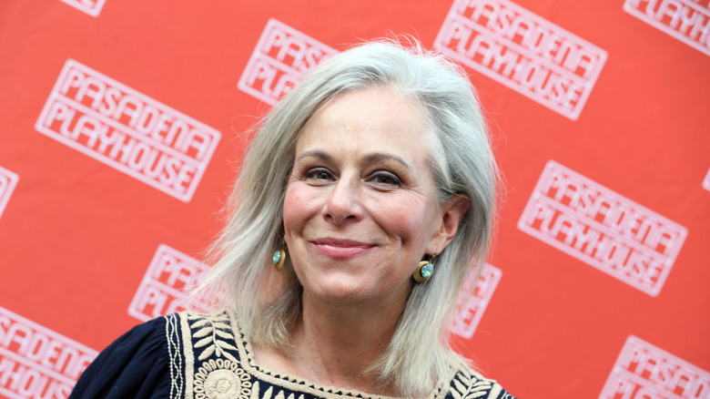 ﻿Jane Kaczmarek with shoulder length gray hair photographed at the Padadena ﻿Playhouse Celebrity Game Night in 2019