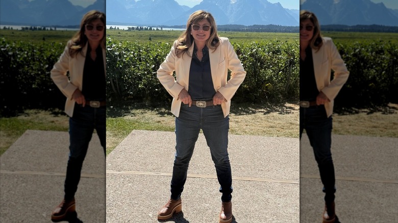 Maria Bartiromo wearing sunglasses