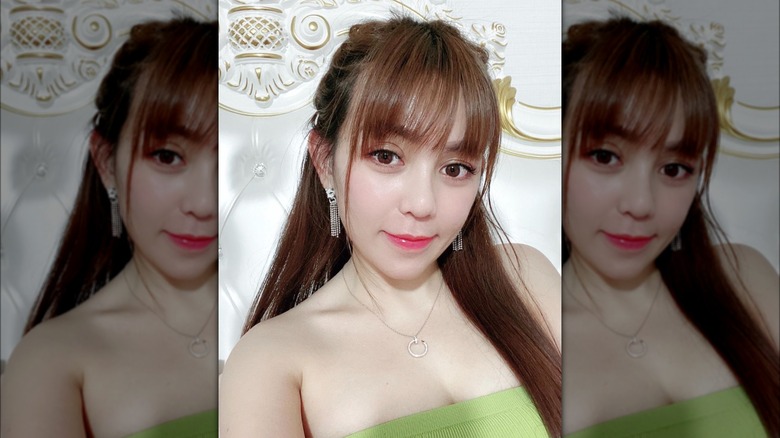 Brown eyelash bang hairstyle