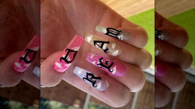 "Dream" memo manicure