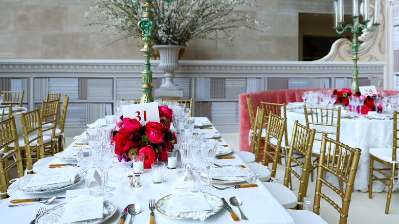 met gala dining placements