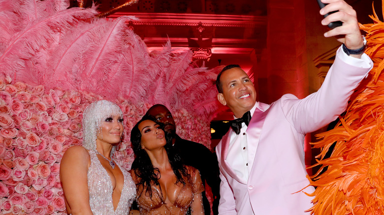 Jennifer Lopez Kim Kardashian Alex Rodriguez Met Gala selfie