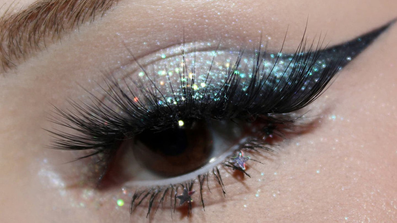 Sparkly metallic black liner 