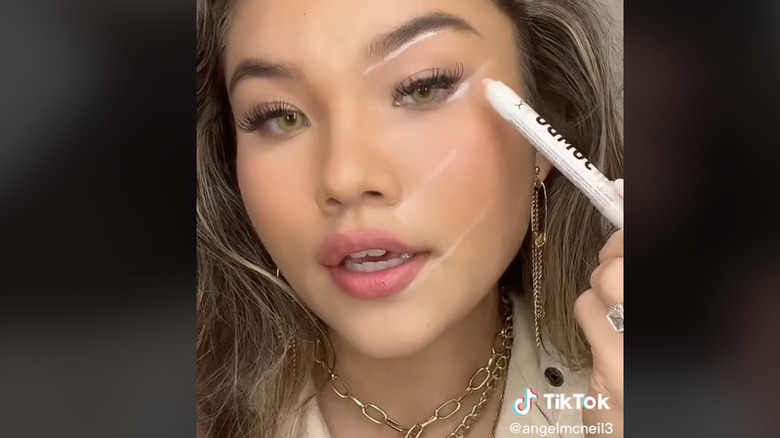 Angel drawing with white pencil 