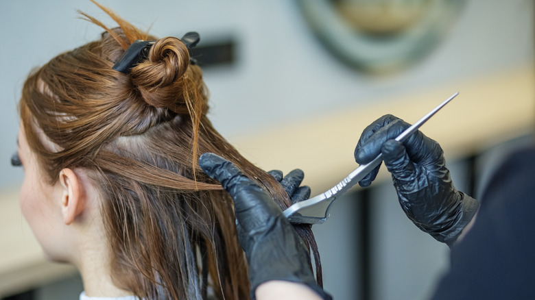 hairstylist dying hair