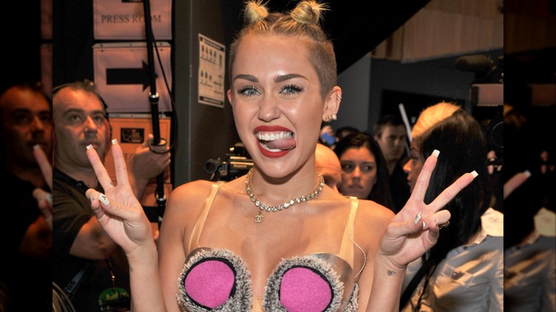 Miley Cyrusy at the 2013 MTV VMAs.