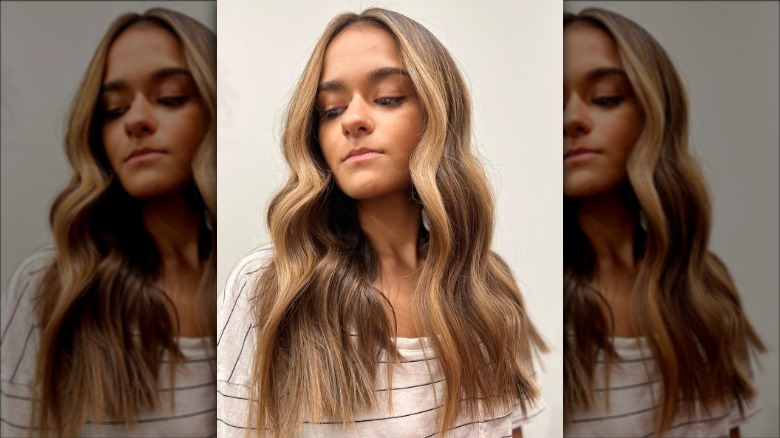 Subtle gold blond money piece