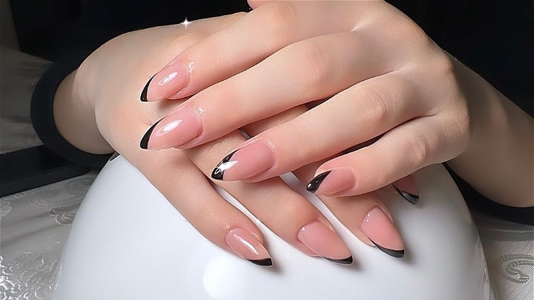 Knife's edge moon nails