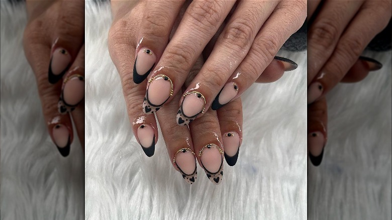 Ringed heart nails