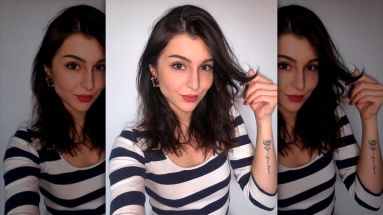 Brunette with a clavicut