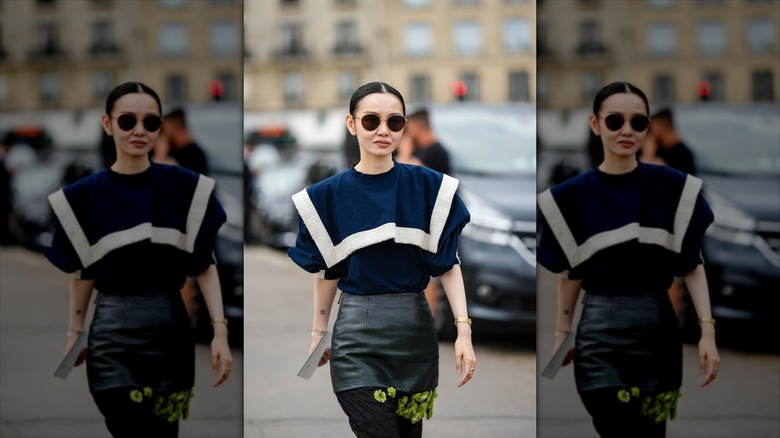 woman wearing navy blue top