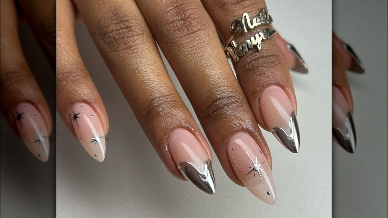 Starry silver chrome manicure