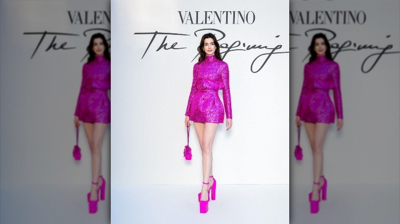 Anne Hathaway Barbiecore outfit