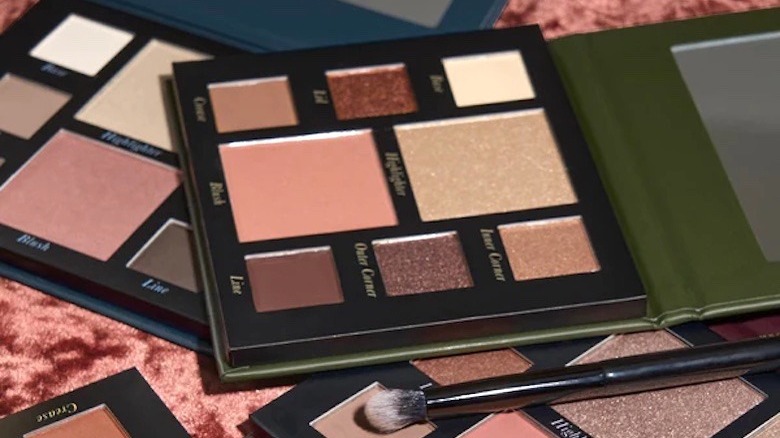 Laura Geller 2022 Annual Party in a Palette Set