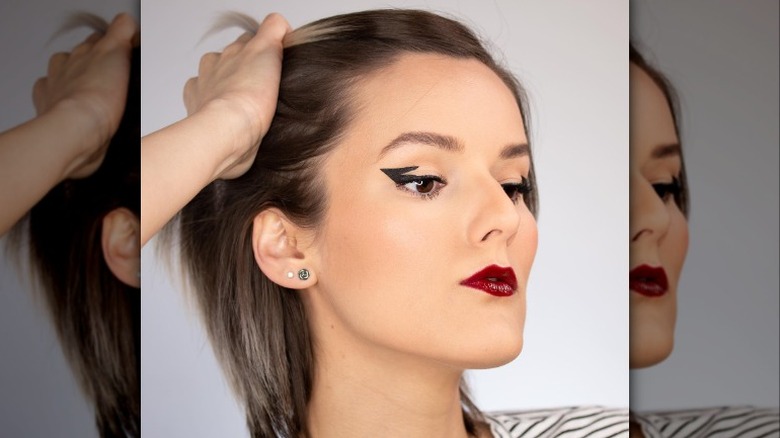 Graphic batwing liner red lip