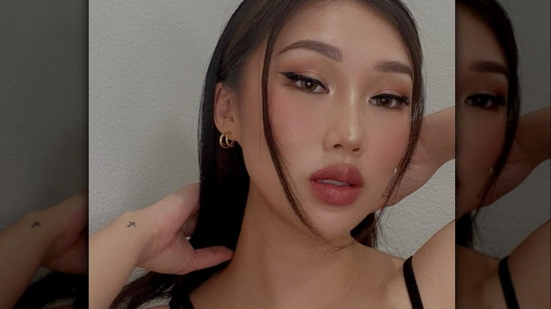 Soft glam batwing liner