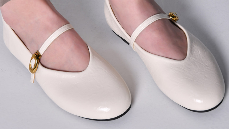 White ballet style flat shoes