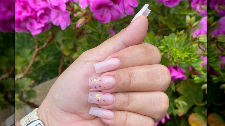 Floral and gold manicure