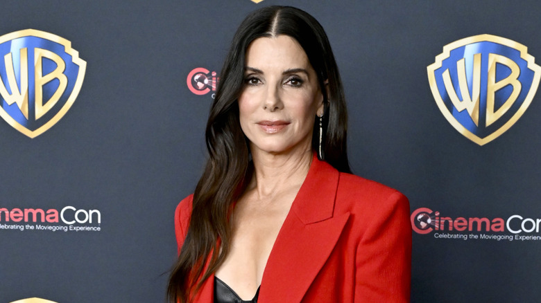 Sandra Bullock with long sleek waves at CinemaCon
