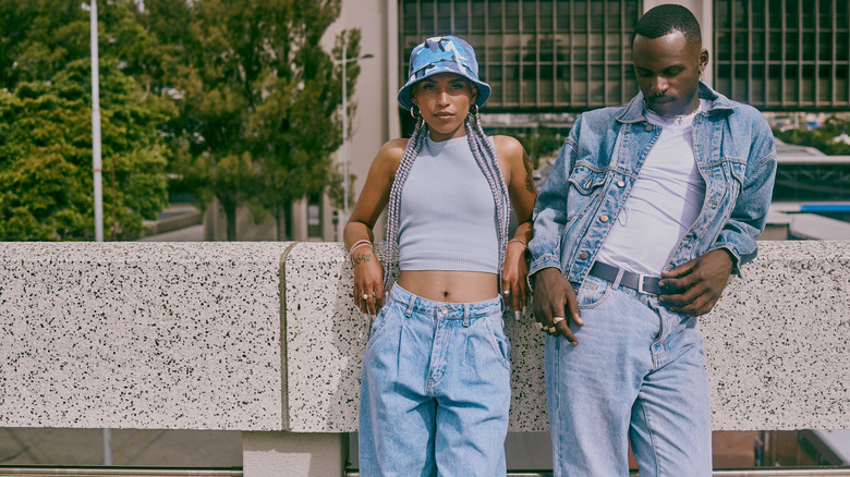 Woman in boyfriend jeans