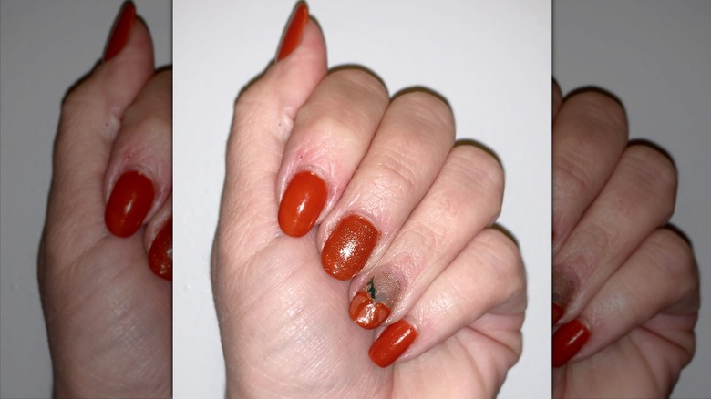Sparkly pumpkin manicure