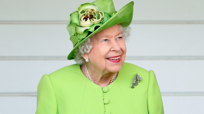 Queen in green