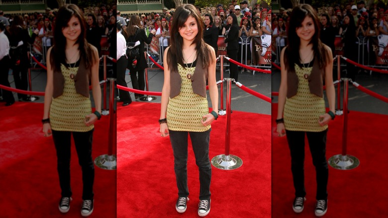 Selena Gomez wearing skinny jeans to the premiere of 'Pirates of the Caribbean'