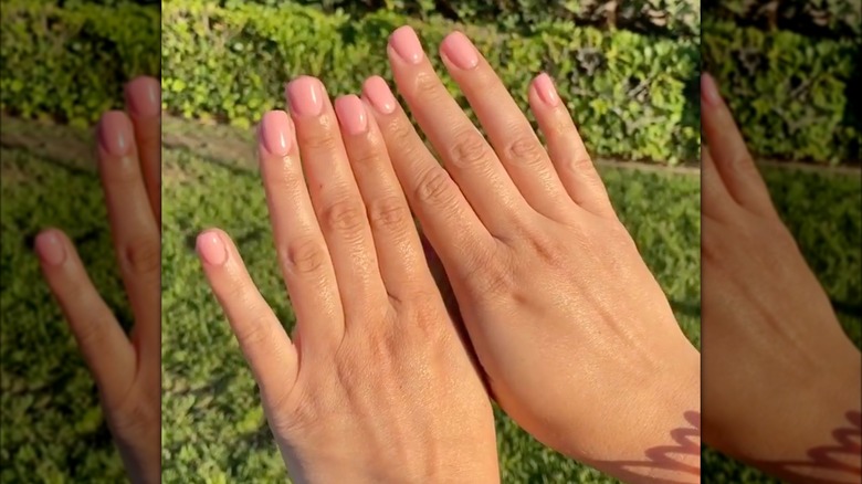 Short rose water mani