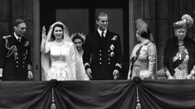 Princess Elizabeth and Philip Mountbatten on their wedding day in 1947 on the balcony of Buckingham Palace