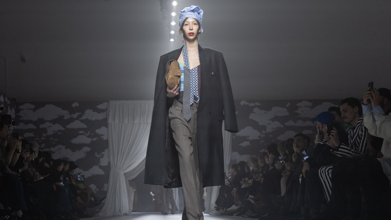 moschino fall winter 2024 tie look