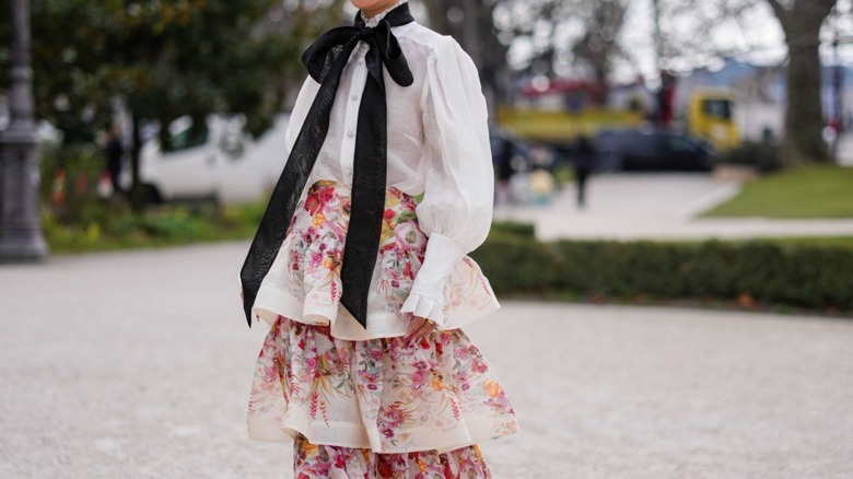 woman wearing ruffled skirt 