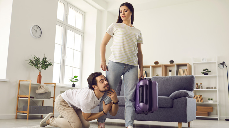 Woman leaving her clingy boyfriend 