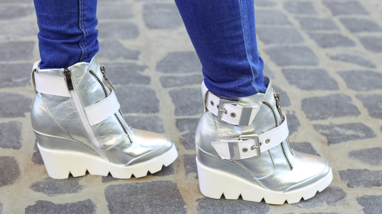 Skinny jeans, clunky boots