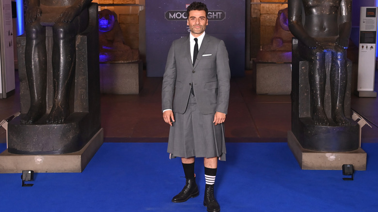 oscar isaac in a kilt
