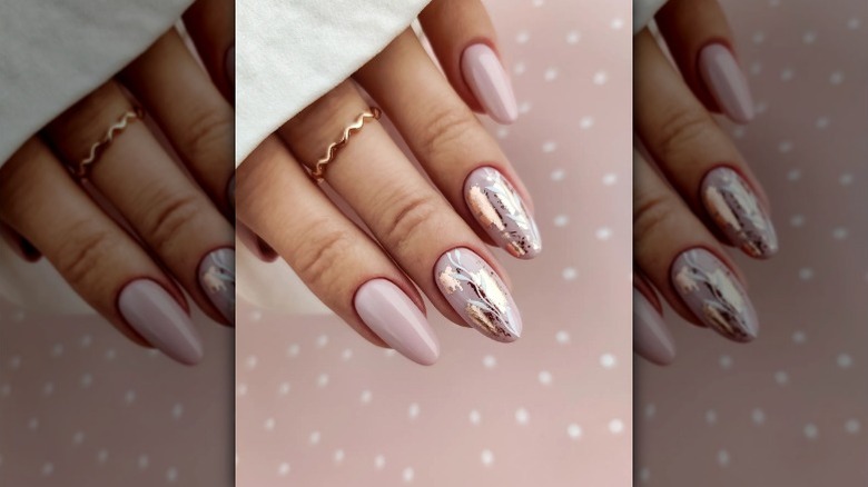 nails with gold foil