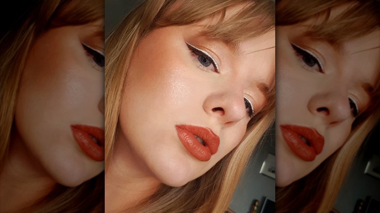 woman with stacked cat liner 