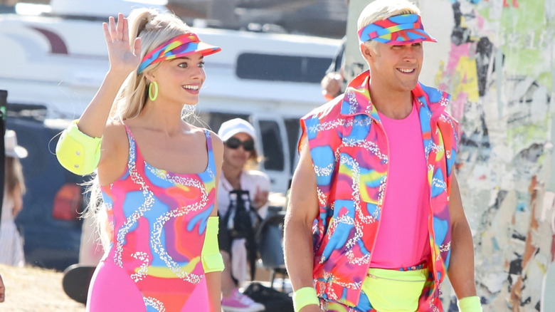 Margot Robbie and Ryan Gosling skating in 