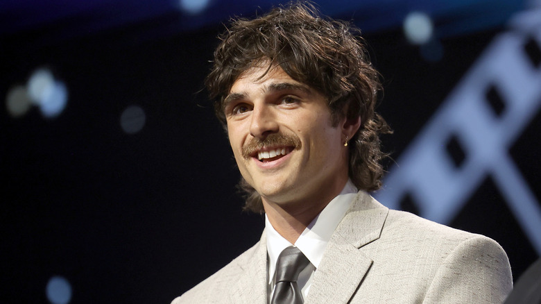 Jacob Elordi accepts the Visionary Award onstage during the 37th Annual Palm Springs International Film Awards at Palm Springs Convention Center on January 03, 2026