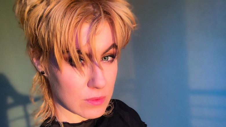 Short strawberry blond hair